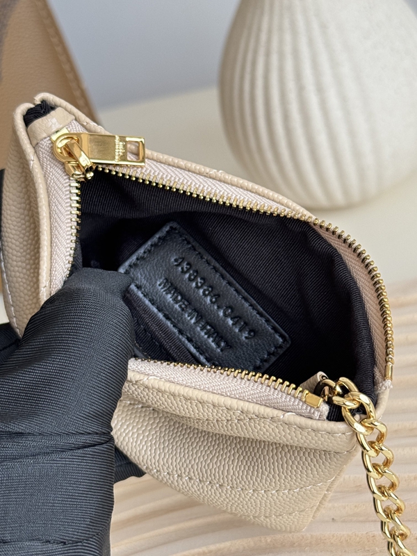 イヴサンローラン財布全体デザイン